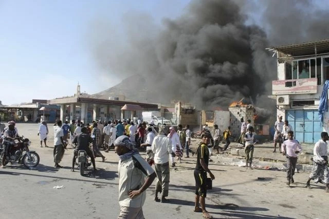 South Yemen paralyzed in protest over tribal chief death