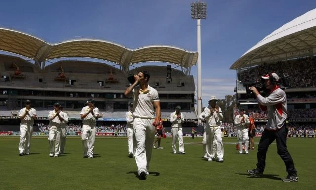 Johnson's magnificent 7 helps Aussies to big lead