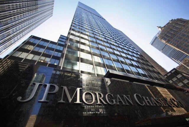JPMorgan warns 465,000 card users on data loss after cyber attack