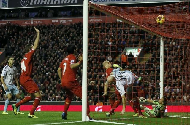 United, Chelsea beaten; Liverpool climbs to 2nd
