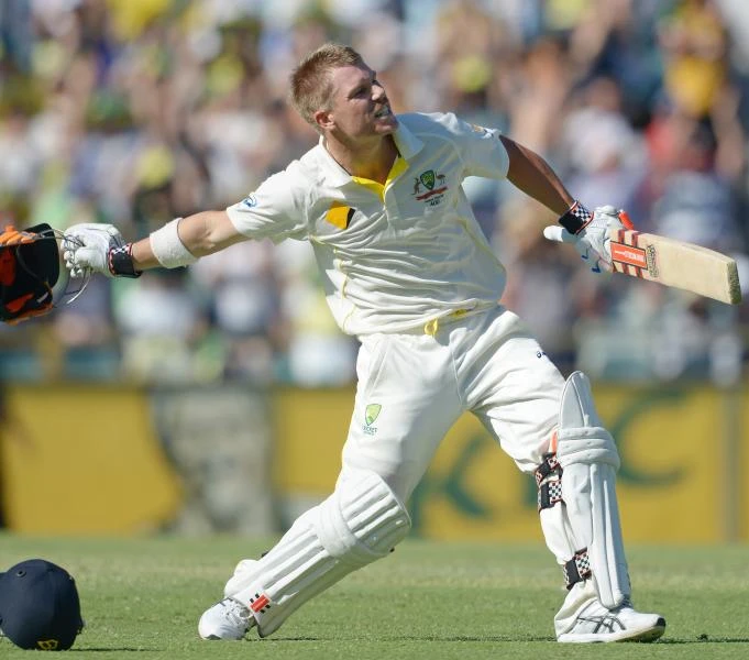 Australia pads lead to 369 runs in 3rd Test