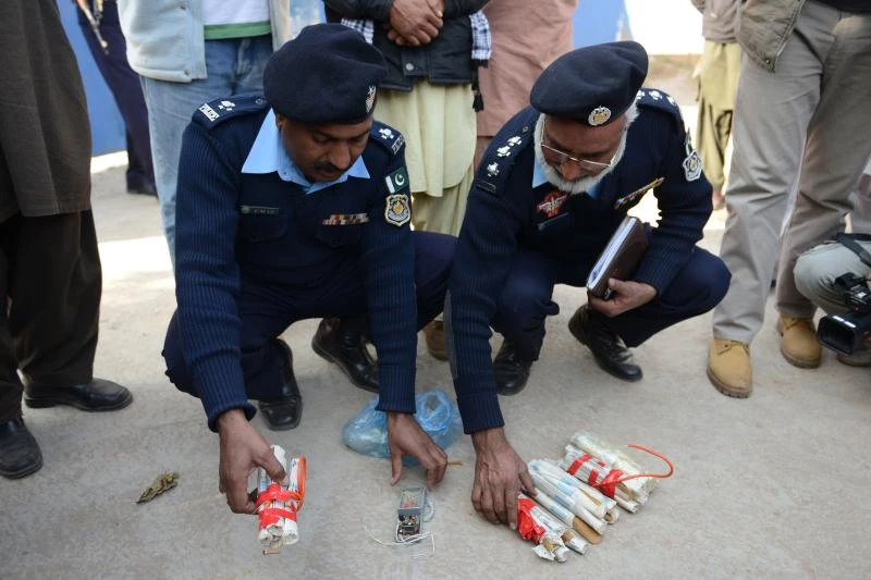 Pakistan police find bombs near Musharraf’s house