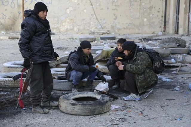 New air strikes on Syria's Aleppo kill dozens