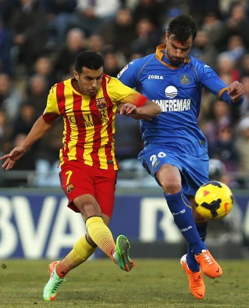 Pedro trick revives Barcelona