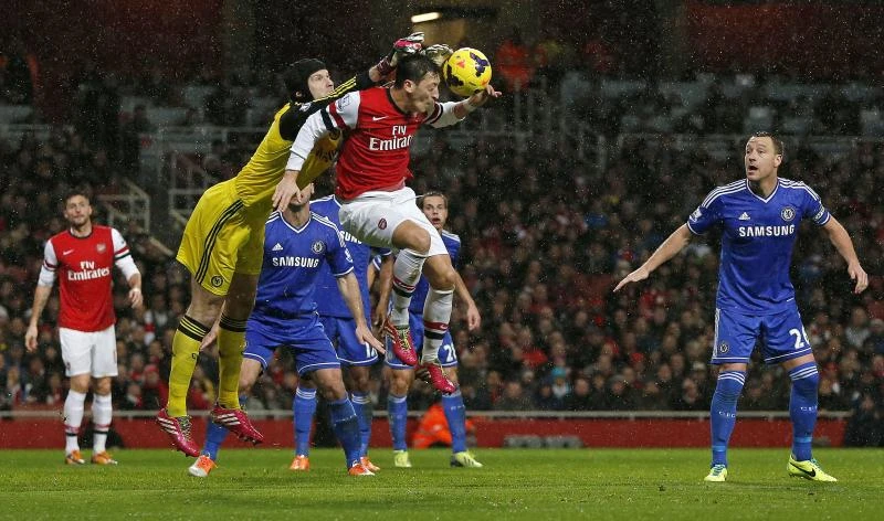 Mourinho taunts Arsenal after fiery draw
