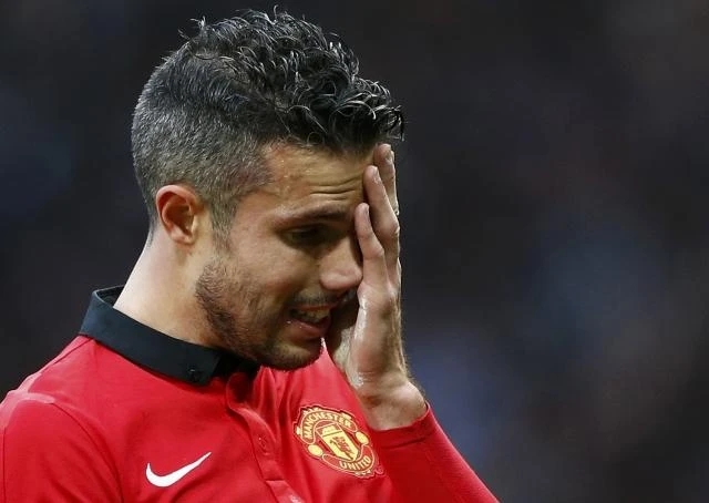 Blow for Man United as Van Persie ruled out for a month