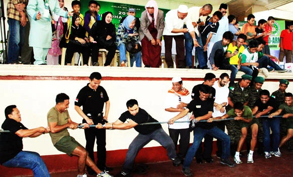 Manila signs ‘power-sharing’ accord with Muslim group