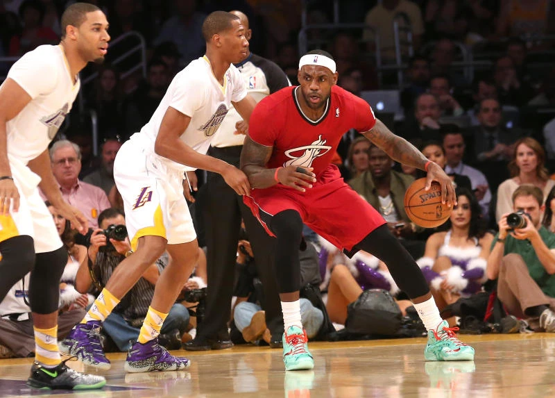 James, Wade put on a show in Heat’s win over Lakers