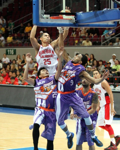 Aguilar stars as Ginebra downs Air21 78-69