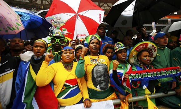 Mourners in South Africa flock to Mandela memorial