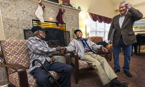 2 US veterans, both 107, meet for 1st time