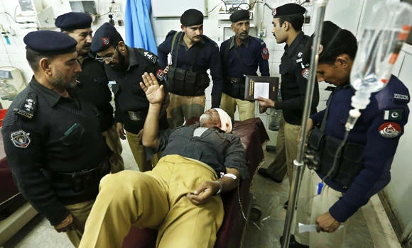 India imposes polio restriction for Pakistani travelers