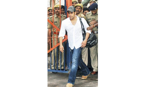 Bollywood star faces new trial on homicide case