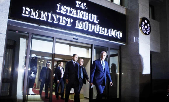 Istanbul top cop removed over graft inquiry
