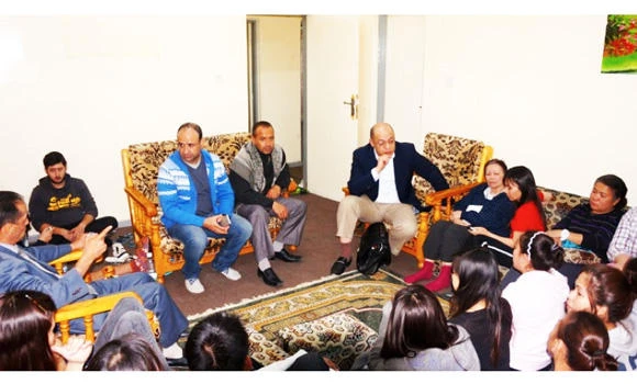 Ambassador Tago meets with Filipinos in Yemen following attack