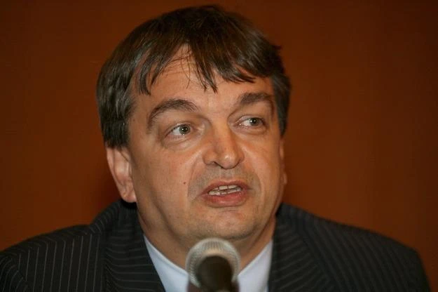 Champagne set for FIFA presidency bid