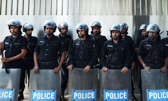 Sri Lanka looks for 30,000 army deserters