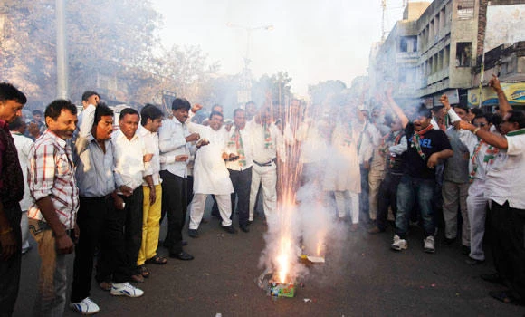 President signs historic Lokpal Bill
