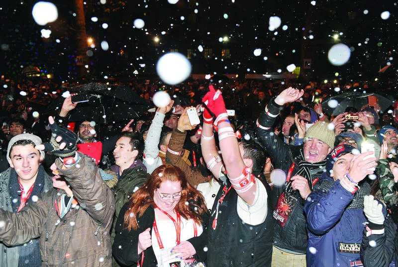 London gets a taste of 2014 with flavored snow