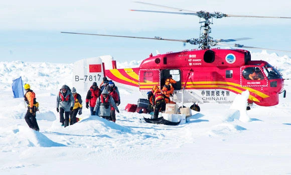 Ship involved in Antarctic rescue faces trouble