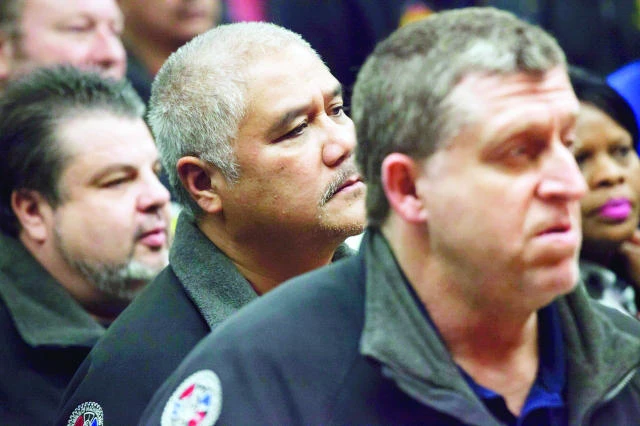 Boeing machinists approve labor contract