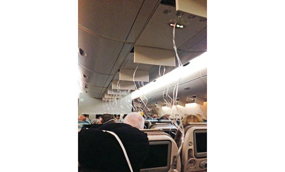 Singapore Airlines makes emergency landing