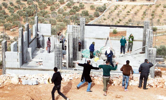 Palestinians rough up settlers in West Bank
