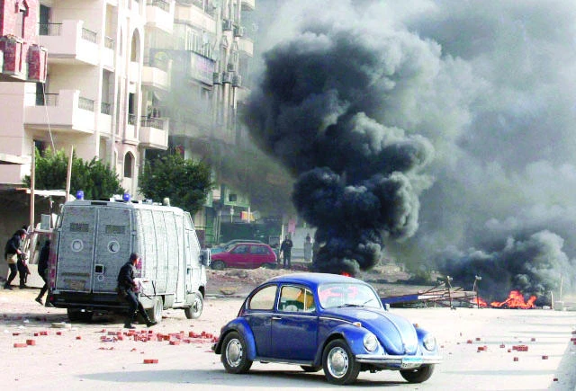 ‘Bad weather’ delays Mursi trial