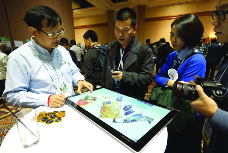 Global PC shipments drop 10%