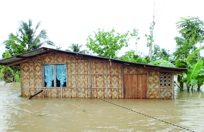 20 dead, 13 missing in Philippines floods