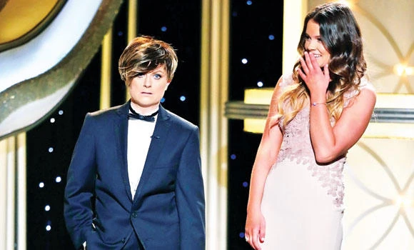 Golden Globes draw biggest audience for 10 years