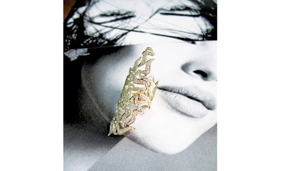 Arabic calligraphy jewelry fast becoming fashion addiction…