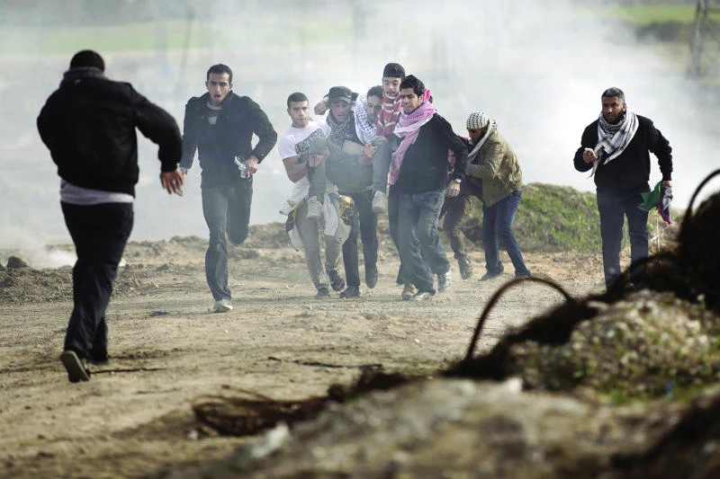 Israel troops open fire on Gaza protesters