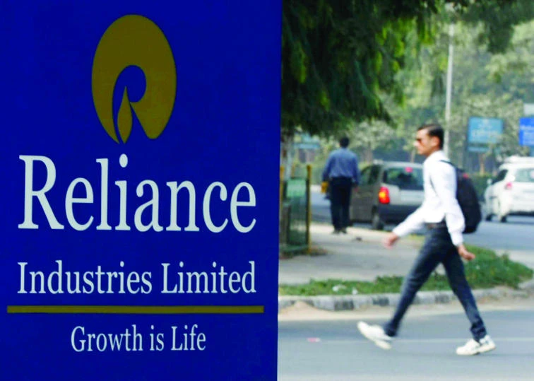 Reliance profit rises to $888m in Q3