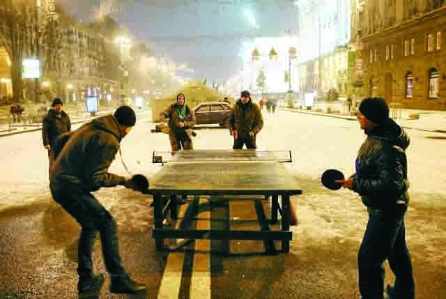 Ukraine opposition eyes new rally despite protest curbs
