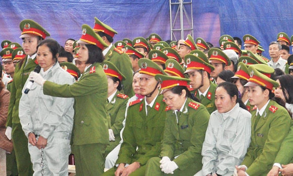 Vietnam to execute 30 drug smugglers
