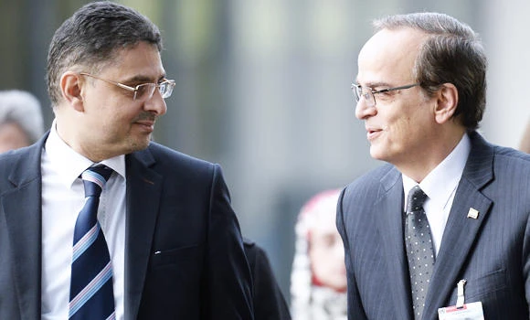 Syrian govt, rebels face off — briefly, silently