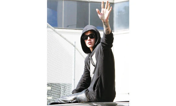 Canadian bad boy Bieber risks US deportation