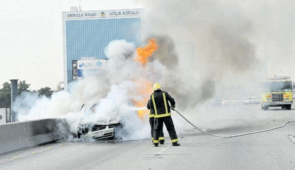 No one hurt as car burns on EP highway