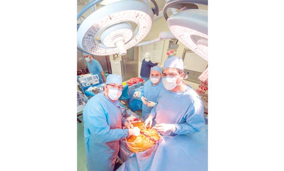 17.6 kg tumor removed from patient at Makkah’s King Abdullah Medical City