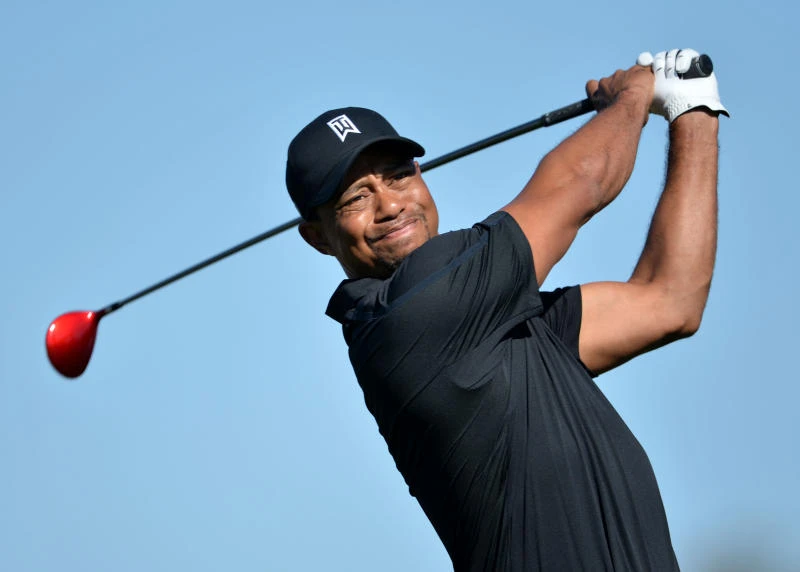 Woods endures nightmare day at Torrey Pines