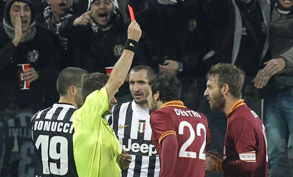 Roma implode as Juve stamp their authority on Serie A