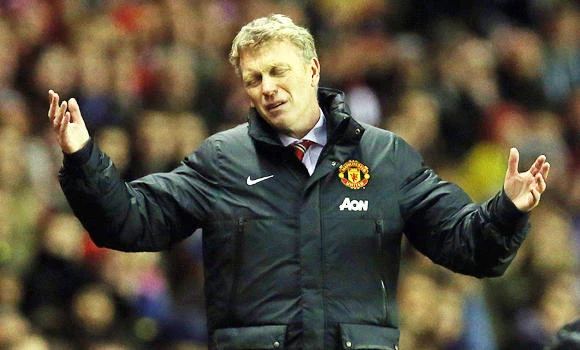 Moyes rues decisions as United lose again