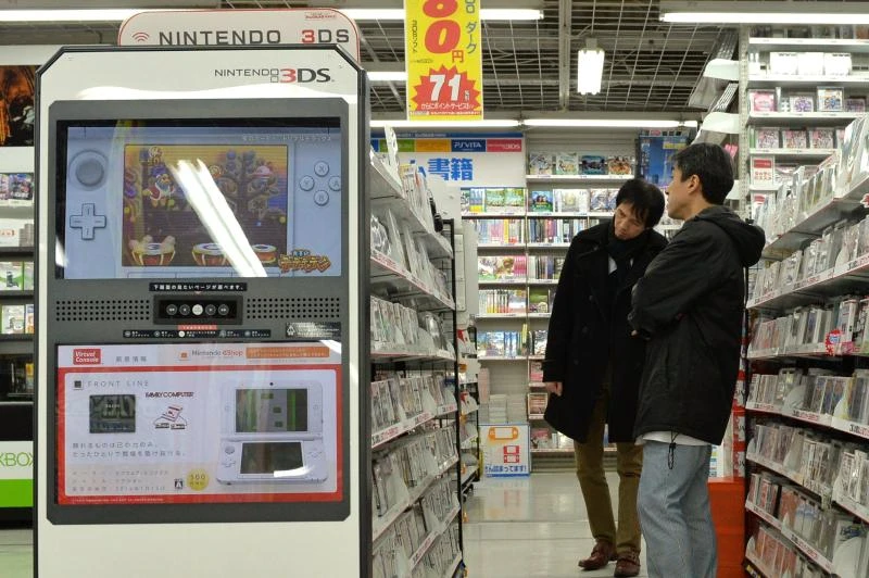Nintendo shares dive on loss warning