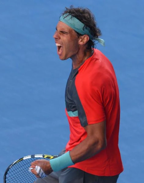 Federer floors Murray, sets up showdown with Nadal; Azarenka shocked