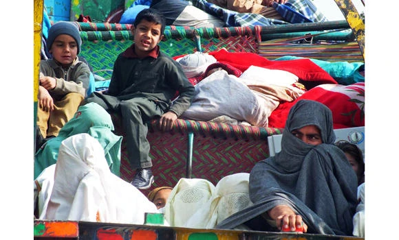 Thousands flee homes in NW Pakistan after airstrikes