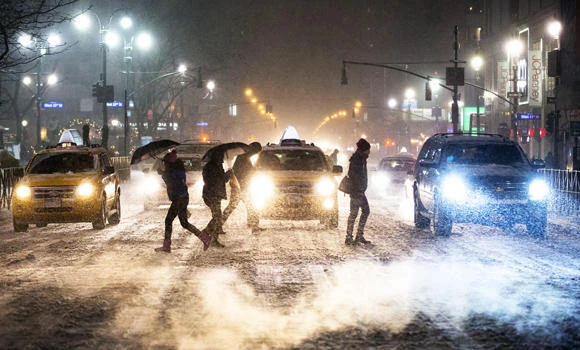 Winter storm paralyzes northeast US