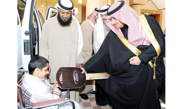 Tabuk governor distributes special cars to the disabled