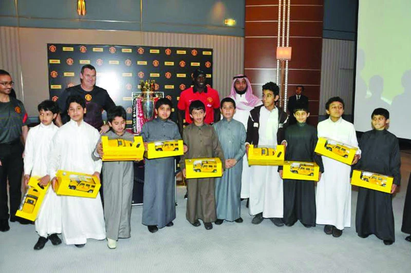 DHL transports Barclays Premier League trophy worldwide