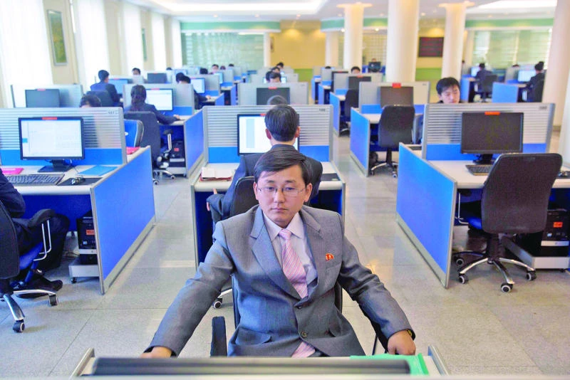 Wary N. Korea struggles to stay afloat in info age